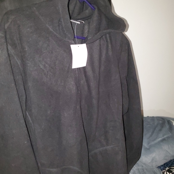 NWT zip up black hooded jacket - Picture 4 of 6